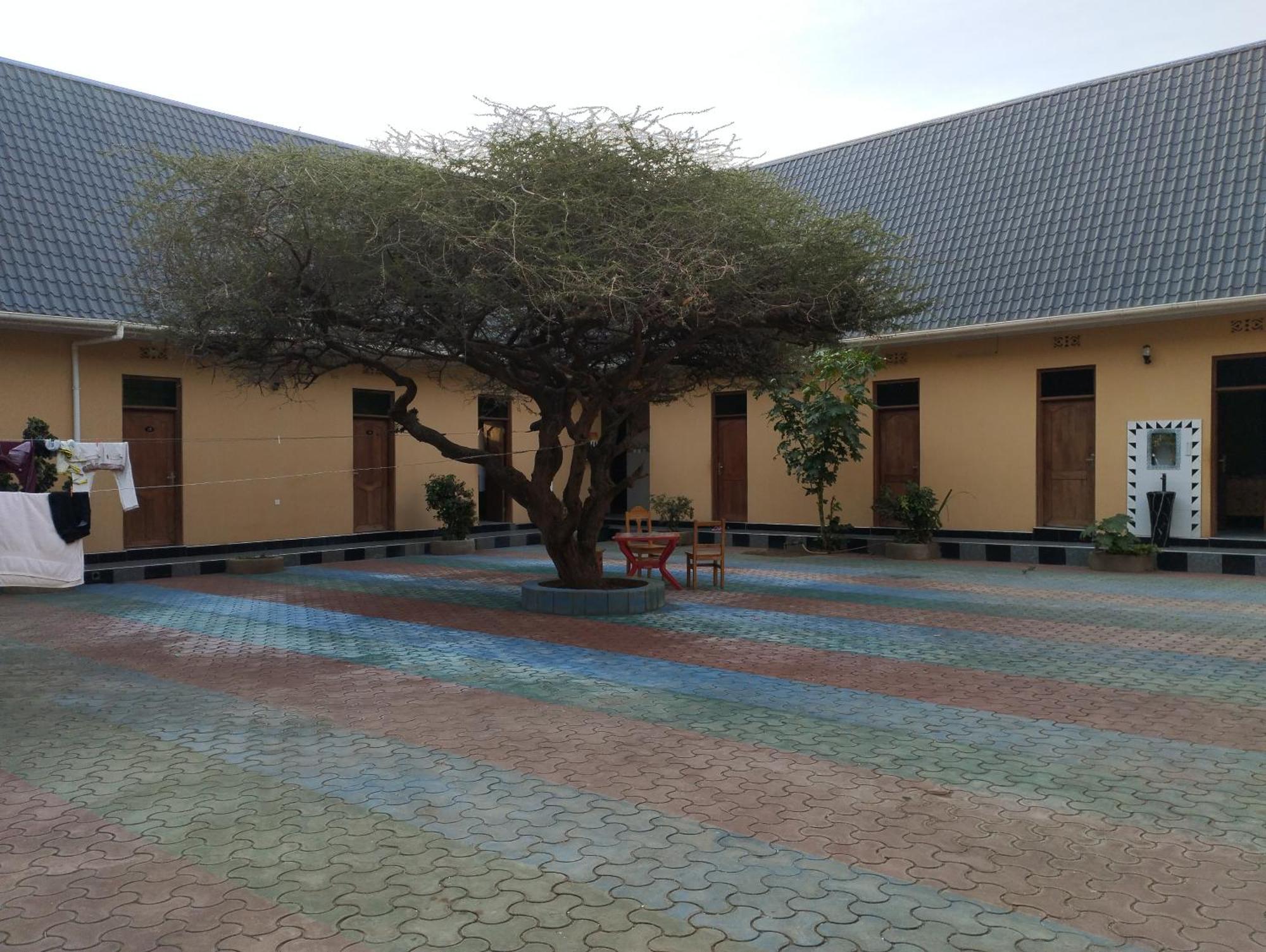 Lake Eyasi Safari Motel Mangola Bagian luar foto
